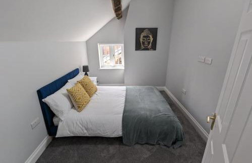 31 High Street - Modern & Stylish 2-bed Apartment - inc parking - Photo 2