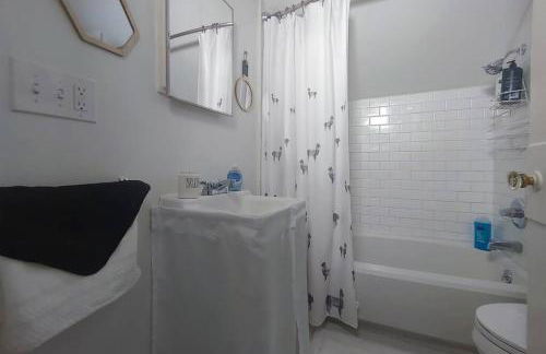 Historic w/deck, king bed & air by Lake Michigan - Foto 11