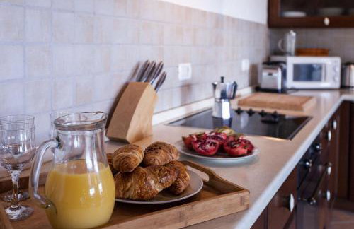 Spacious villa with 10x5m pool, aircon. Rural retreat, stunning views. - Foto 17