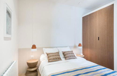 Mediterranean Retreat with 4-Bedroom, 3-Bath Apartment in Barcelona - Foto 18