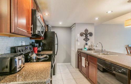 HARRY POTTER LIVES HERE! Unforgettable Home, Pool, Sleeps 8, Near Dis, LOW Rates! - Foto 15