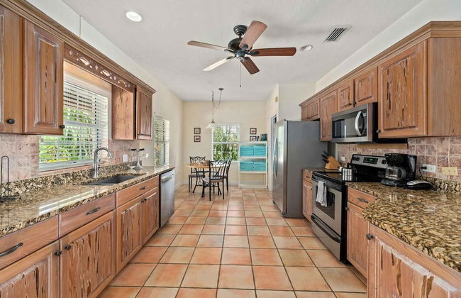 Heritage House - Photo 10