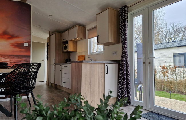 Cozy Chalet With Spacious Garden on a Holiday Park - Foto 5