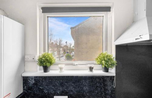 Stylist and Cosy 2 bed Apartment LongStay Parking Sleeps 4 WiFi - Foto 10