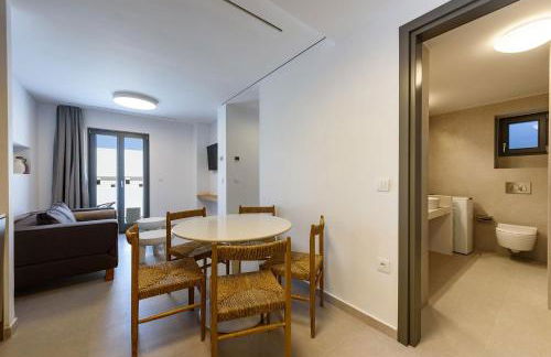 Azure Naousa - Photo 50