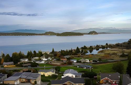 Cozy Garden 4BR1BA Lower Unit Ocean Mountain Views with doggies EV Charging - Foto 2