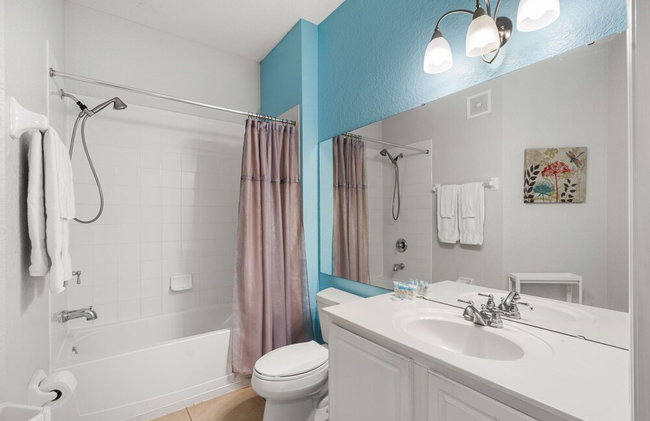 Beautiful LAKEVIEW Deluxe Condo Near Theme Parks - Photo 128