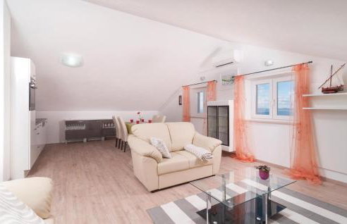 Five-Bedroom Holiday Home In Donji Humag - Photo 21