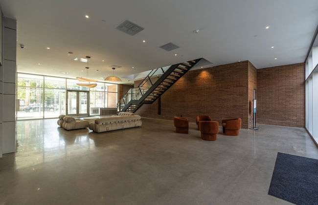 Airy 3 BR Flat w Shared Deck - gym - Mins to NYC - Foto 7