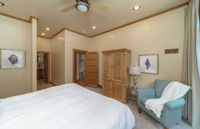 The Castle Rock Estate by Avantstay Steps From Arch Cape Beach w/ Hot Tub & Sauna - Foto 48