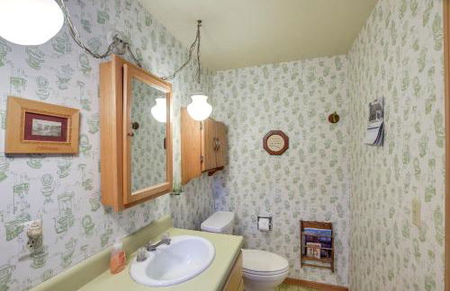 Serene Lakefront Baileys Harbor Home with Deck! - Foto 16