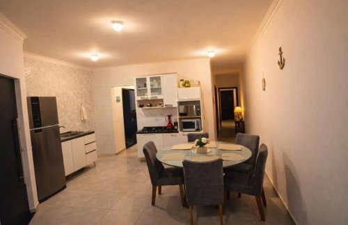 Jack&Mari Beach House, AC, 2 quartos, 600m da praia, área churrasco - Foto 3