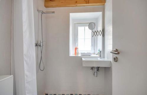 Classic Lisbon Homes: Bright & Central in Belém - Photo 57