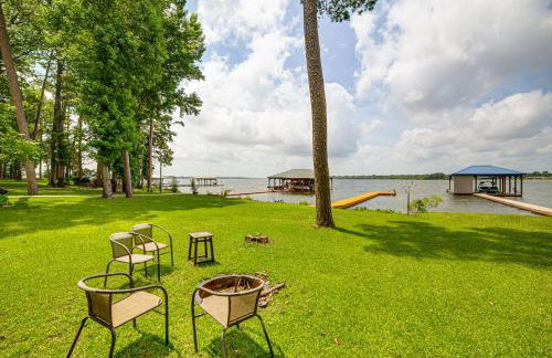 Pet-Friendly Lakefront Getaway with Hot Tub! - Foto 21