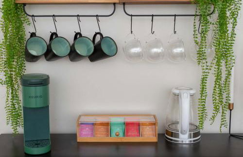 Beautiful 2 Bed 1 Bath home near College Hill - Photo 17