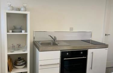 12 Plants Yard -Modern Retreat - Photo 3