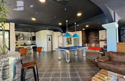 The Modern & Recycled House - Photo 4