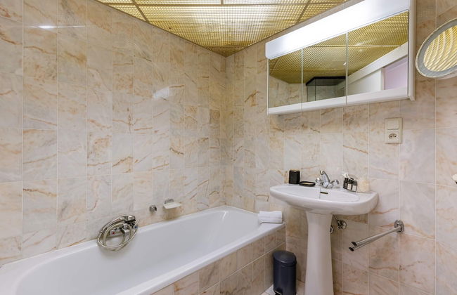 Hydro Palace - Stylish Charming Apartment With s - Photo 36