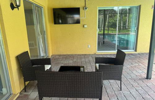 3 bed 2 bath pool house with water access - Foto 6