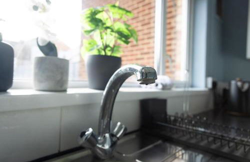 Modern 2-Bed Near Station - Ideal for Relocations & Contractors - Foto 15