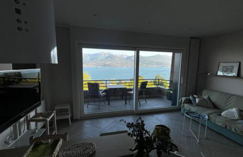 New Cozy Stay with Lakeview - Photo 10