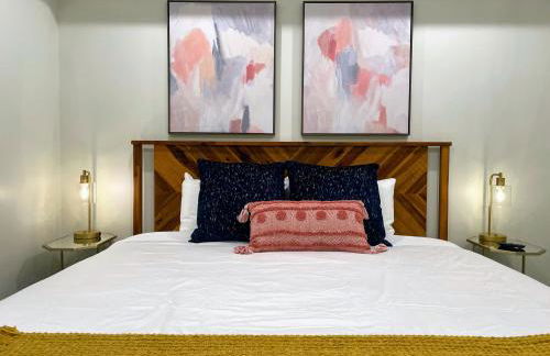 Bright Top Floor-Elevator-Walk Downtown-Laundry - Foto 1