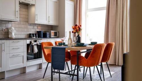 Spacious Luxury 2 Bedroom City Centre Apartment with Terrace & High Ceiling - Foto 5, stove, pet friendly, minibar