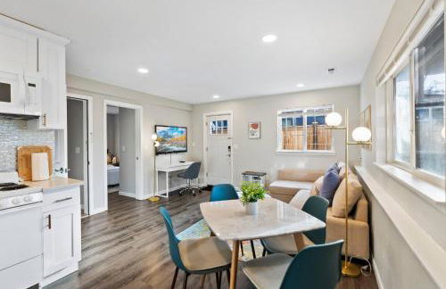 Modern 4BD home in Ballard with A/C, pet-friendly - Foto 33