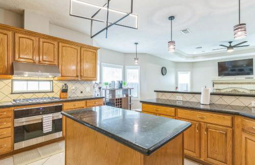 Luxury Home with Gourmet Kitchen - 3 Miles to A&M, Sleeps 14 - Foto 18