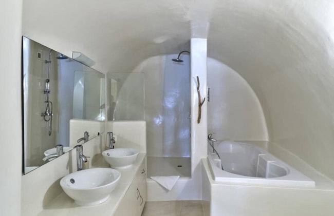 Sunset View Villa Santorini - with Outdoor Jacuzzi - Photo 17