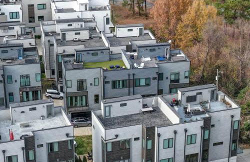 Luxe Townhome Rooftop Hot Tub Parking - Photo 41