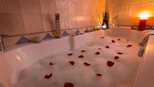 Romantic house for 2 or 4 people with jacuzzi - Foto 2