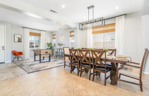 GAMEROOM, King Beds, Movie Projector, Heated Saltwater Pool, Golf and Games! - Foto 21