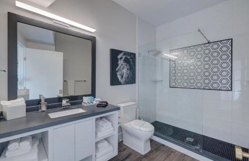 The Hive Adjacent 3rd Floor, 301 King & 302 Balcony - Photo 36