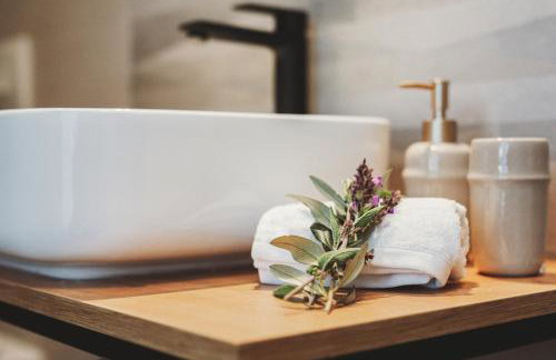 SOL luxury residence near the beach with shared heated pool - Foto 14