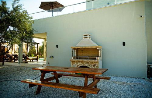 Villa Mourelo luxury villa in chania with private pool jacuzzi - Foto 12