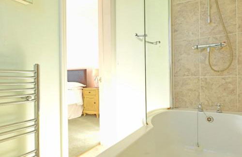 Bury Villa - 7 bedrooms sleeping 18 guests - Photo 19