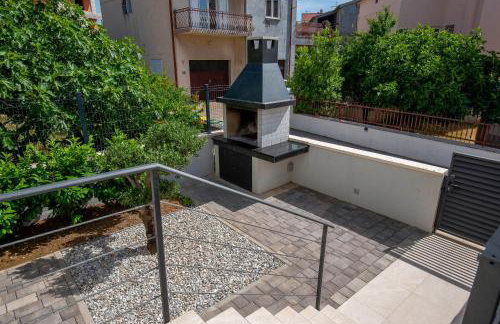 Villa Lumaka Sun - Amazing Home In Brodarica with 4 Bedrooms, Wifi, Outdoor Swimming Pool and Heated Swimming Pool - Photo 19