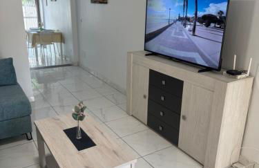 VILLA MARE - 2 beds with balcony, patio and pool and direct park access - Foto 13