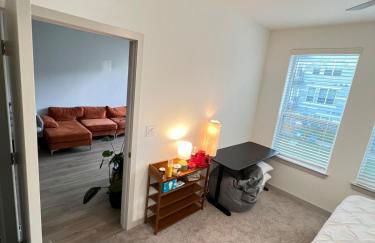 Luxury Bedroom with Private Bath & Closet Near Airport and Downtown Boston - Foto 10