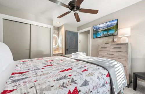 3BR Ski Resort Townhome-Sleeps 7 - Foto 12