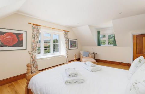 Rookley Farm Lodge Charming Manor Pool House with Heated Pool, Tennis Court & Gardens - Isle of Wight Rural Countryside Escape - Foto 35