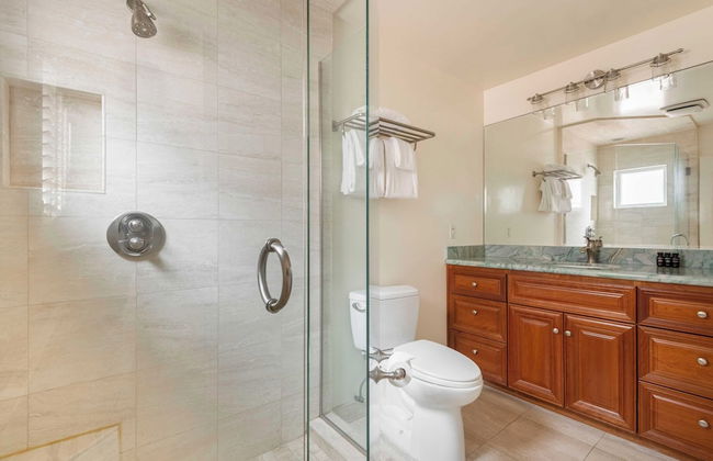 Shoreline by Avantstay Spectacular Beachfront Home w/ Fire Pit, Spa & Pool Table - Foto 28