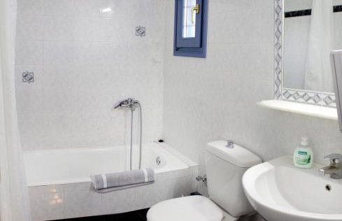 Nissiotiko Studios & Apartments - Photo 18