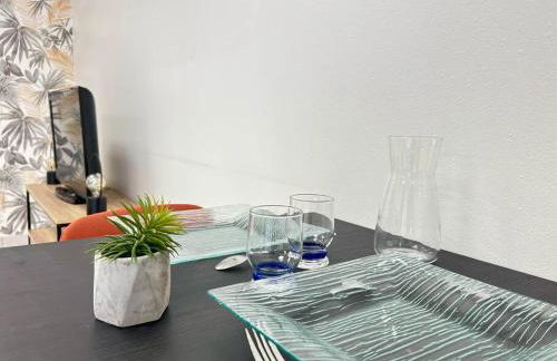 Le petit Penon ~ T1 Bis avec parking /clim /Fibre - Foto 4