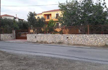 Savvas Apartments - Photo 2