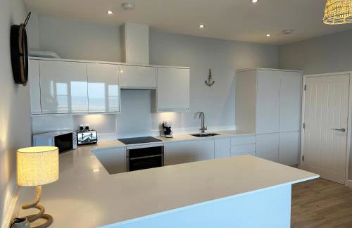 Ocean View Suite - Near Hythe - On Beach Seafront - Private Parking - Photo 6