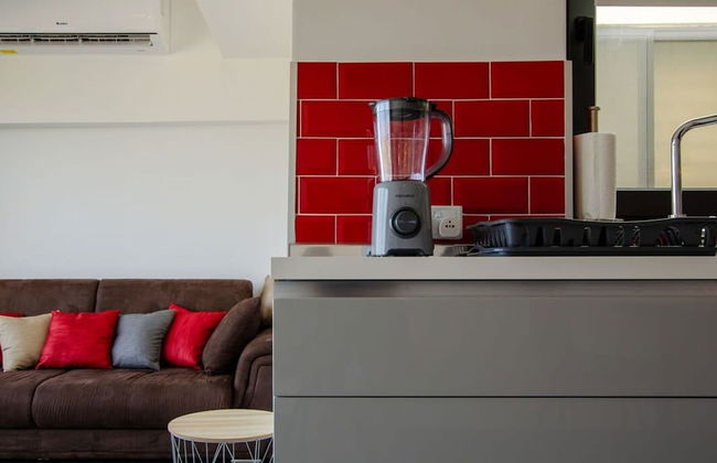 2 Bed Apartment w Distant Sea and Country Views - Foto 19