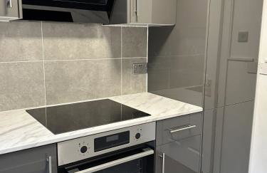 Two bedroom flat close to meadows with free parking by parking permit - Foto 2