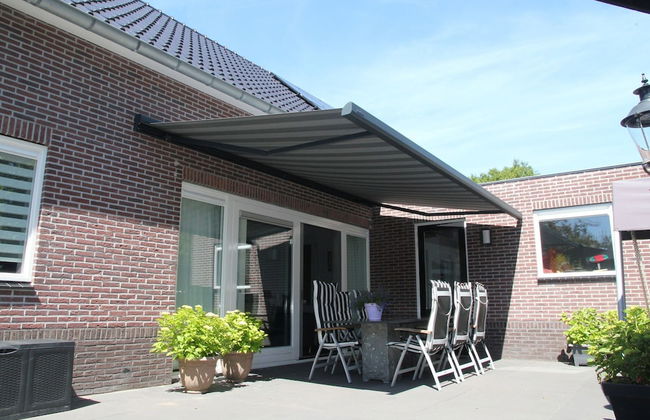 Modern Holiday Home With Veranda in Limmen - Foto 18